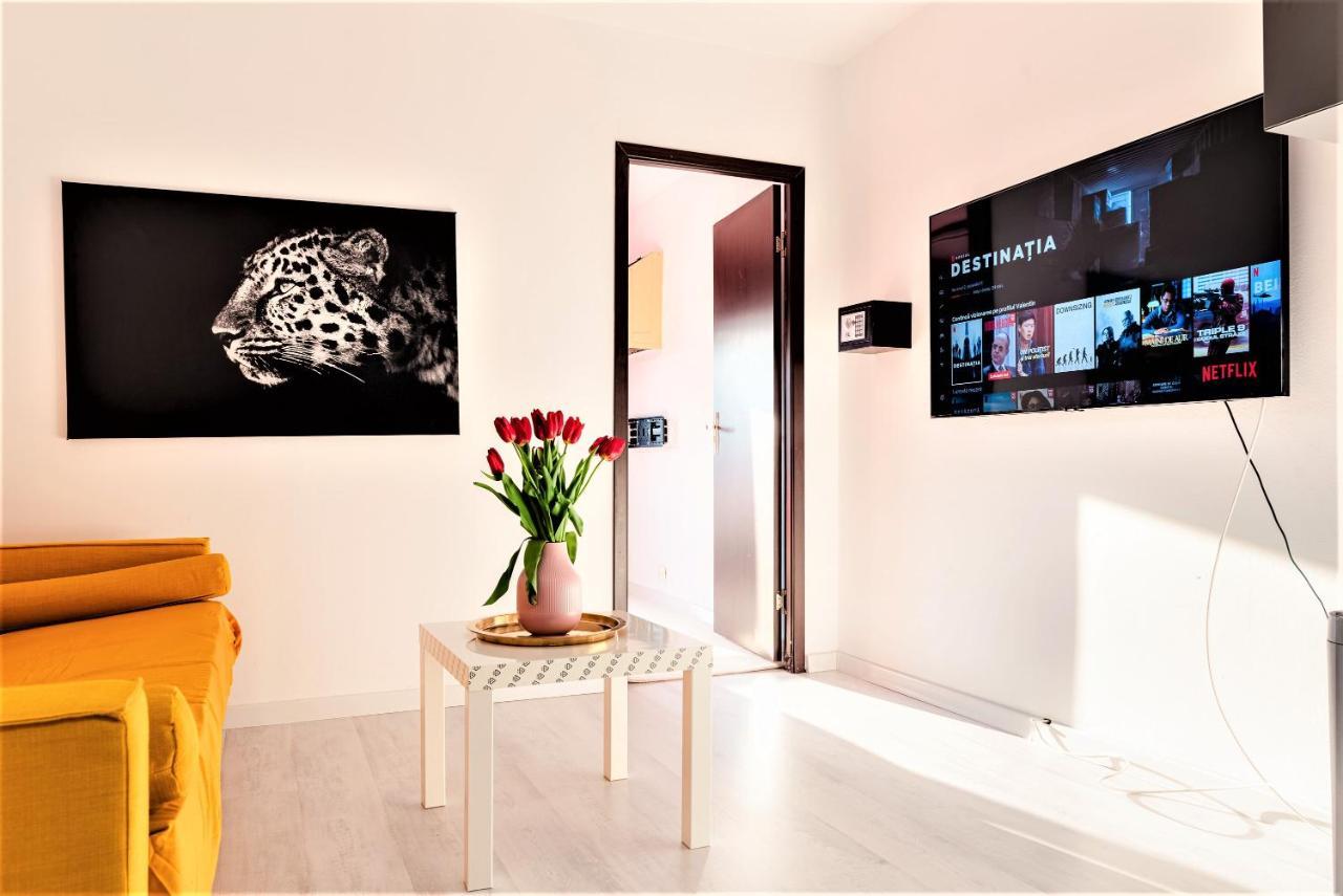 Parliament Marriott Unirii Square 5 Bedrooms Luxury Apartment Old Town Бухарест Экстерьер фото